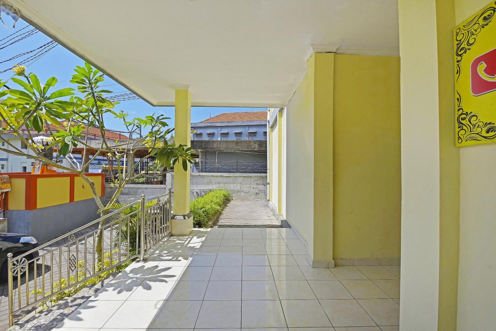 Oyo Life 90675 Ld Residence Ungasan Buitenkant foto