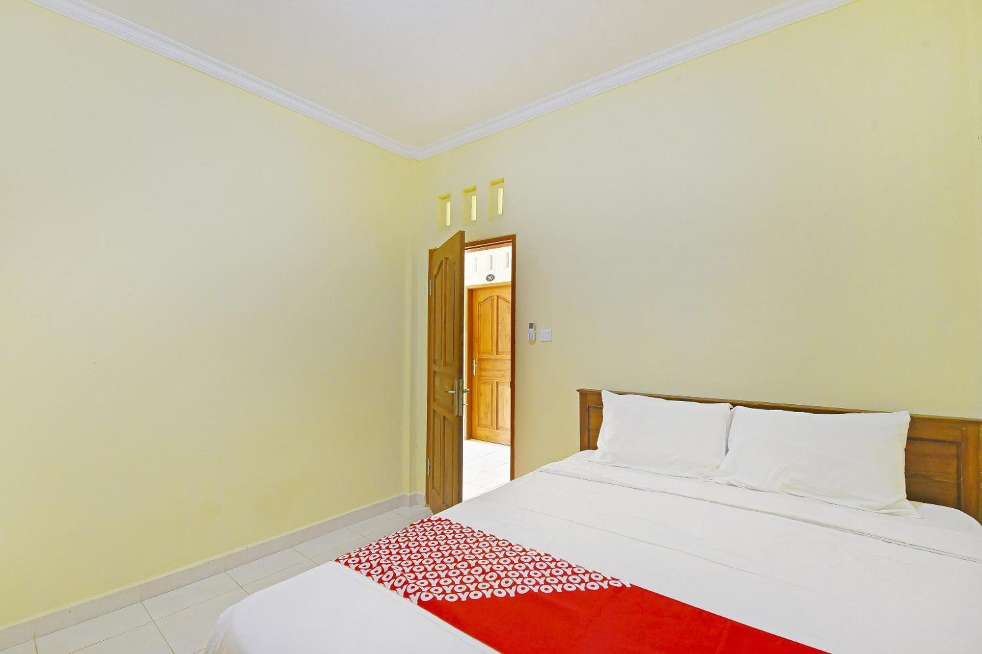 Oyo Life 90675 Ld Residence Ungasan Buitenkant foto